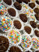 Docinhos  para festas (cento)